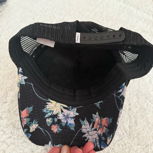 O’Neill hat - Picture 2 of 2